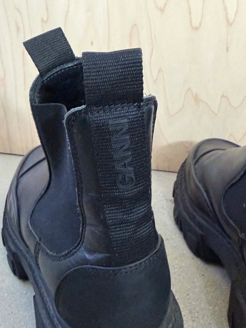 Ganni low black leather Chelsea boots, cleated, size 40 - Picture 3 of 5